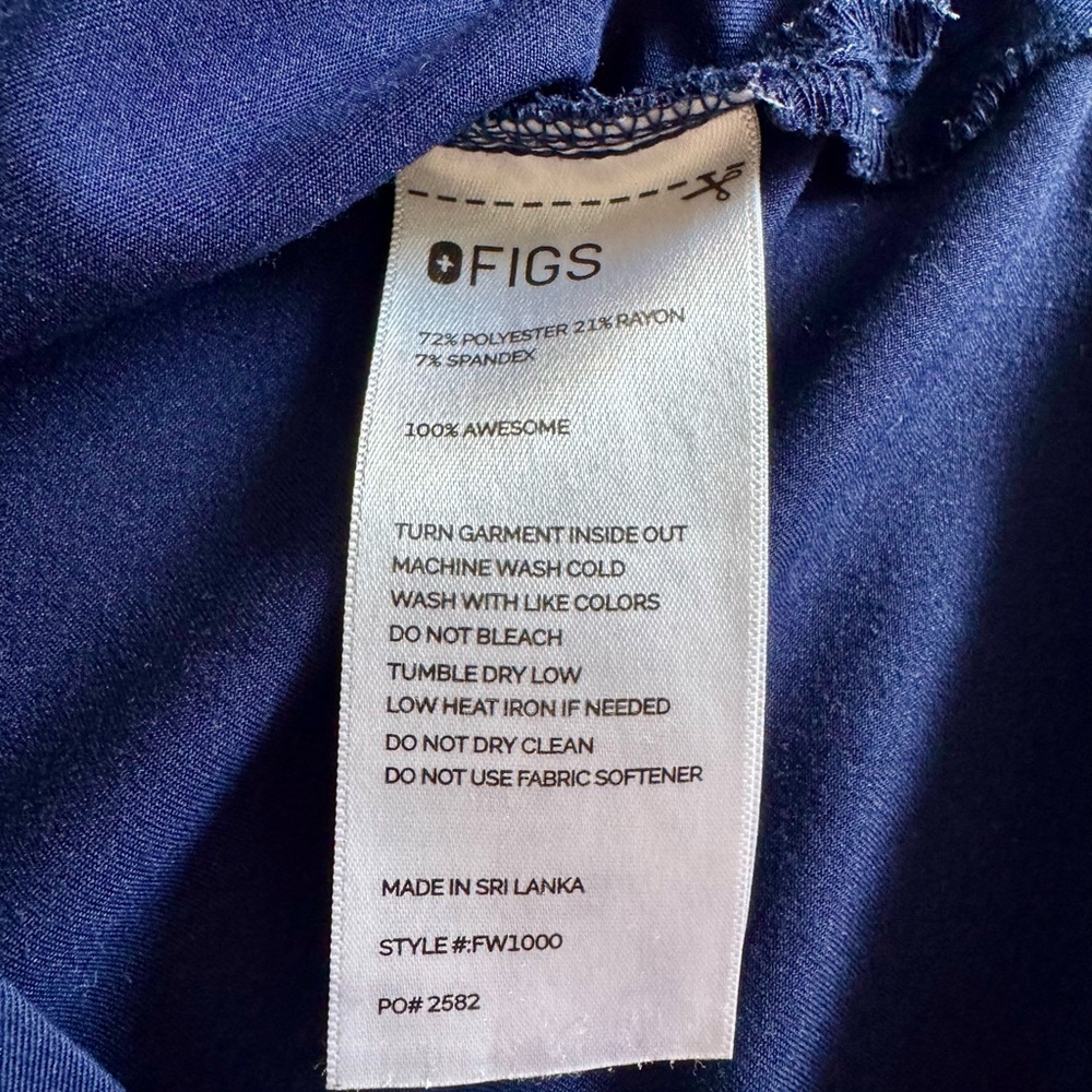 Figs scrub top - Picture 3 of 3